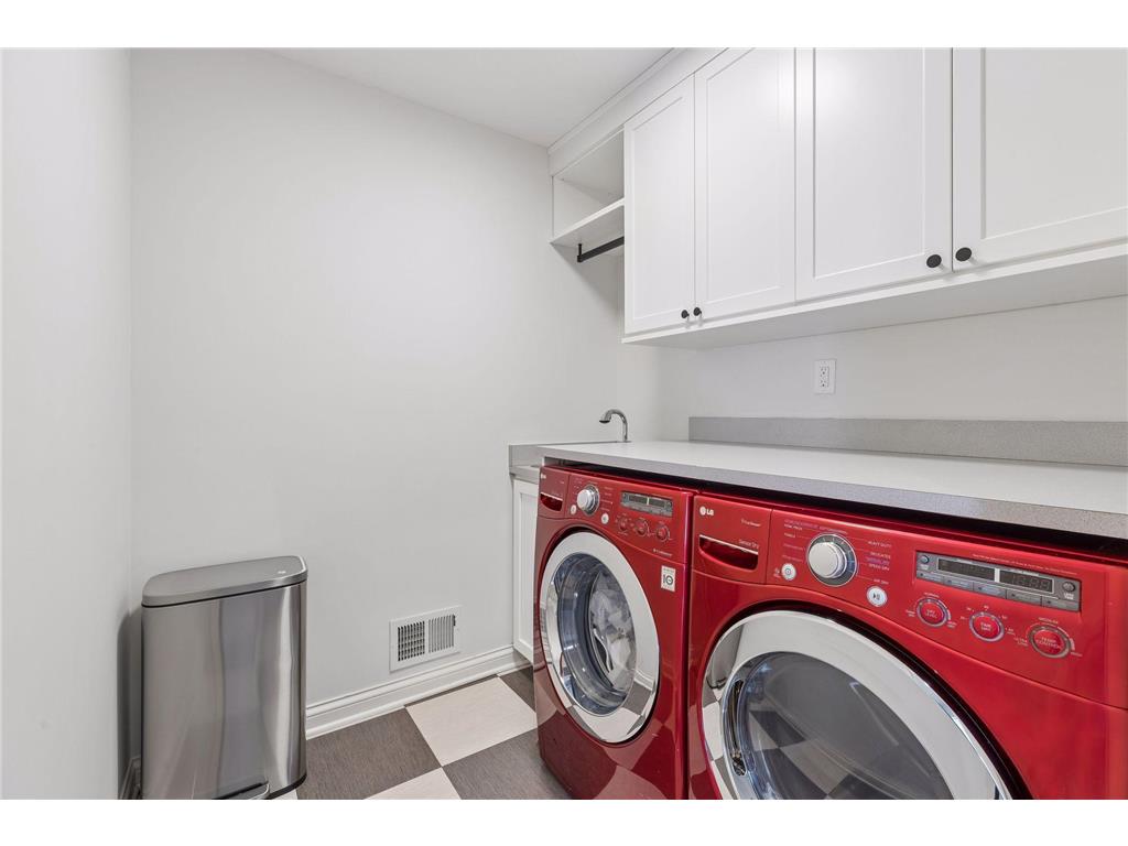 5217 Chowen Avenue S Minneapolis MN 55410 7059377 image32