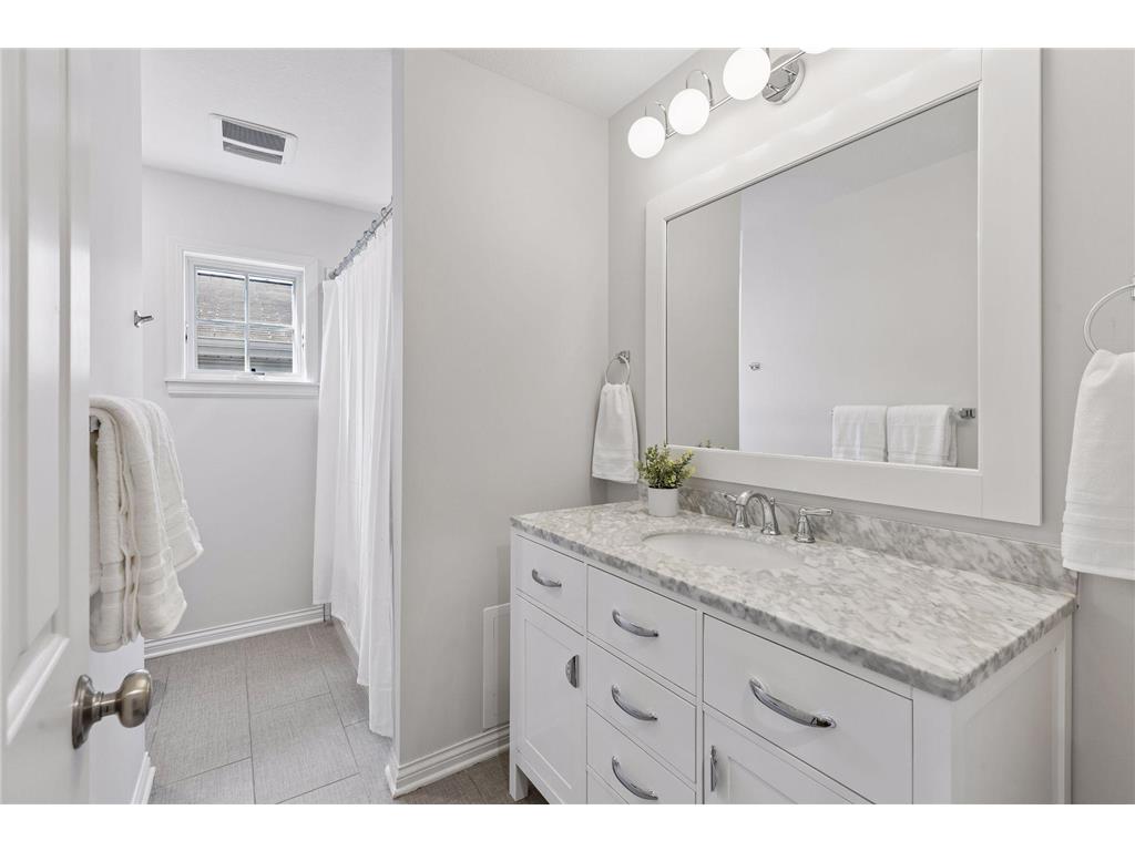 5217 Chowen Avenue S Minneapolis MN 55410 7059377 image33