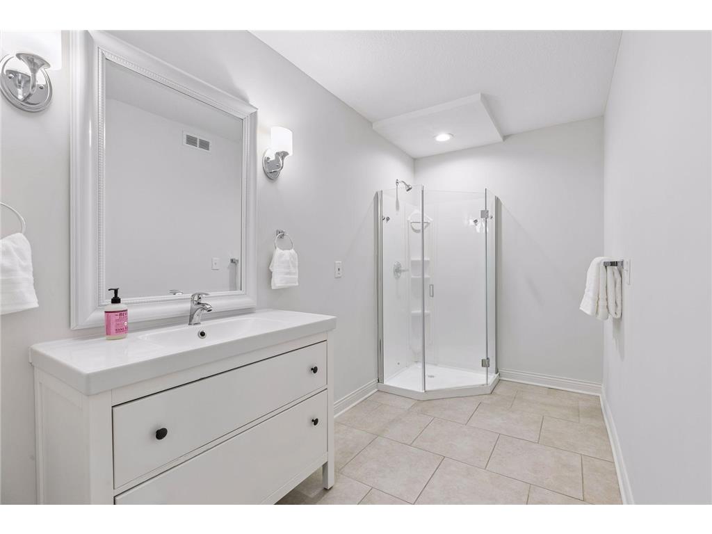 5217 Chowen Avenue S Minneapolis MN 55410 7059377 image42
