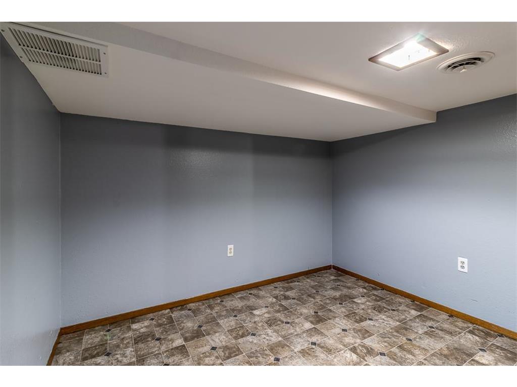 522 1st Street SE Madelia MN 56062 7073887 image31