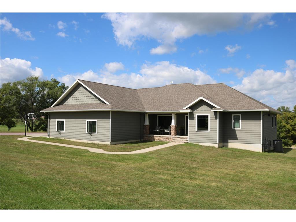 522 5th Street Welcome MN 56181 6609643 image1