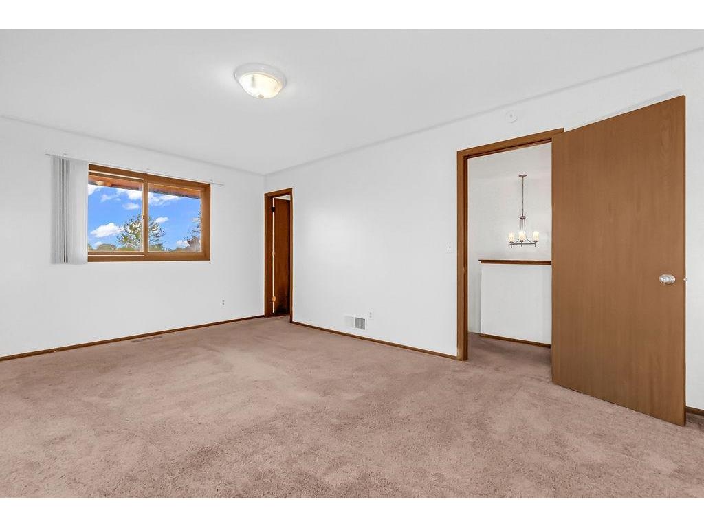 522 Aurora Avenue Saint Paul MN 55103 7071705 image13