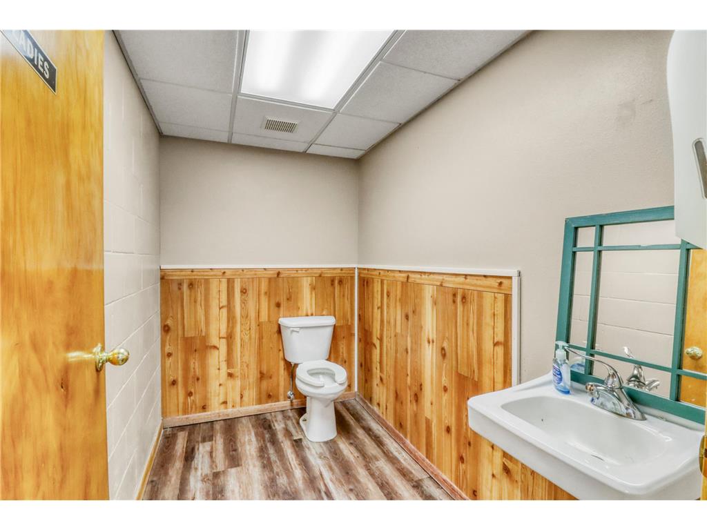 522 Main Street W Detroit Lakes MN 56501 7086915 image45