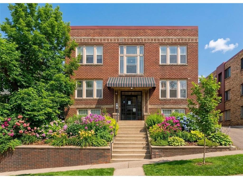 522 Ridgewood Avenue #9 Minneapolis MN 55403 7024176 image1