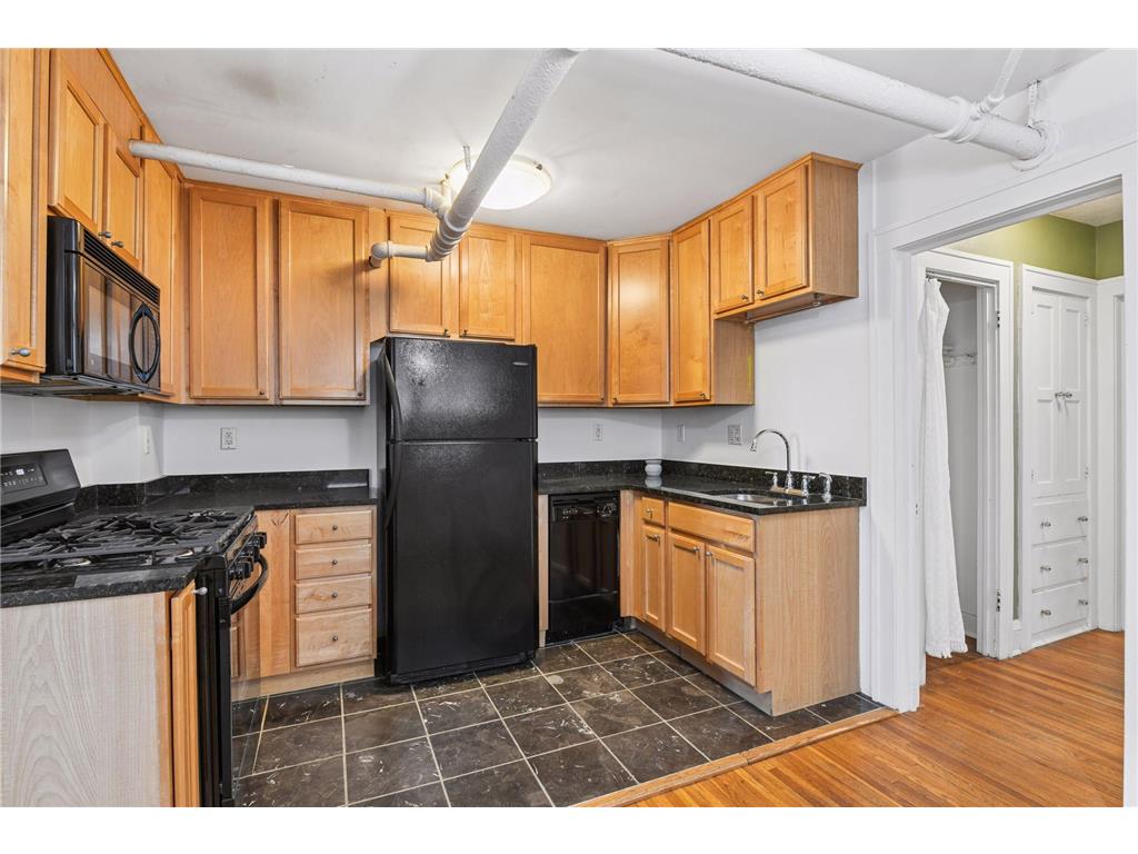522 Ridgewood Avenue #9 Minneapolis MN 55403 7024176 image10