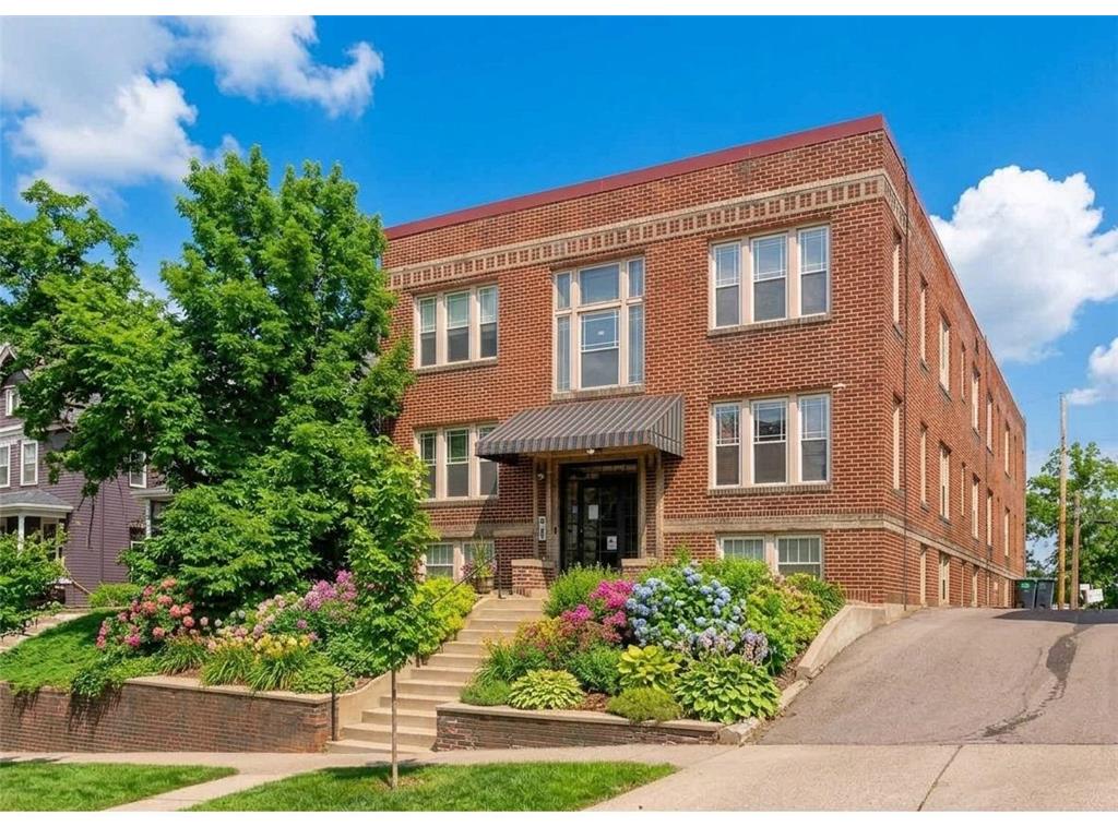 522 Ridgewood Avenue #9 Minneapolis MN 55403 7024176 image2