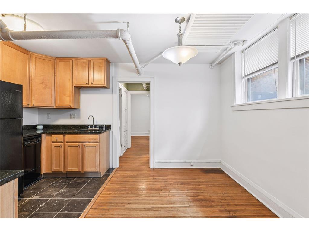 522 Ridgewood Avenue #9 Minneapolis MN 55403 7024176 image9