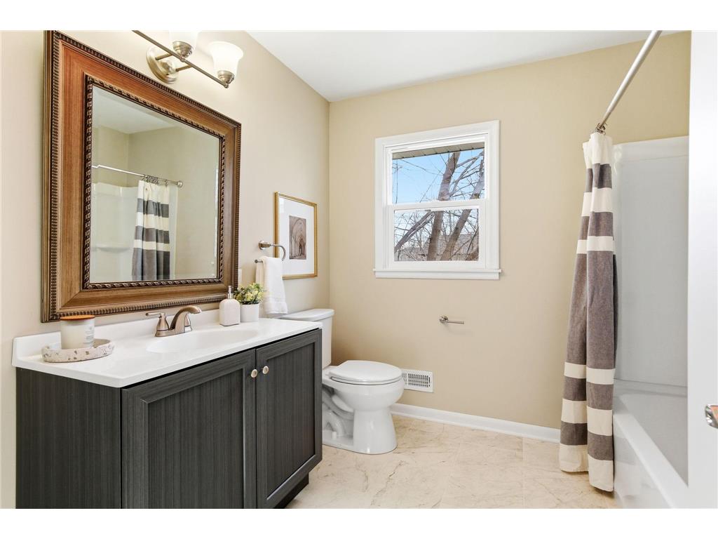 522 Summit Street NE Columbia Heights MN 55421 7029016 image12