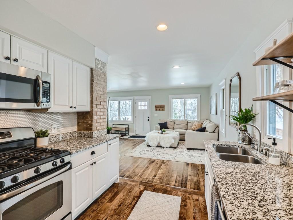 5220 Sulgrove Road Mound MN 55364 - Lake Minnetonka 6342391 image1