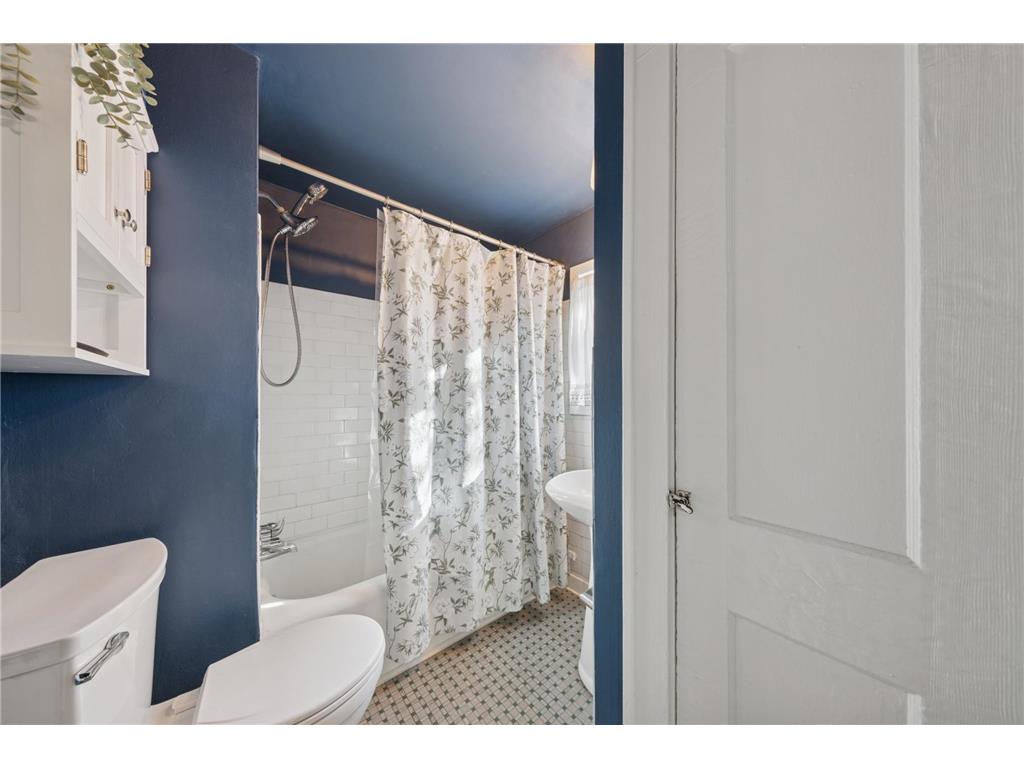 5221 43rd Avenue S Minneapolis MN 55417 7018902 image21