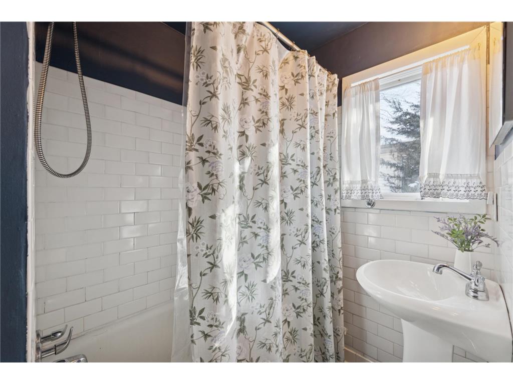 5221 43rd Avenue S Minneapolis MN 55417 7018902 image22