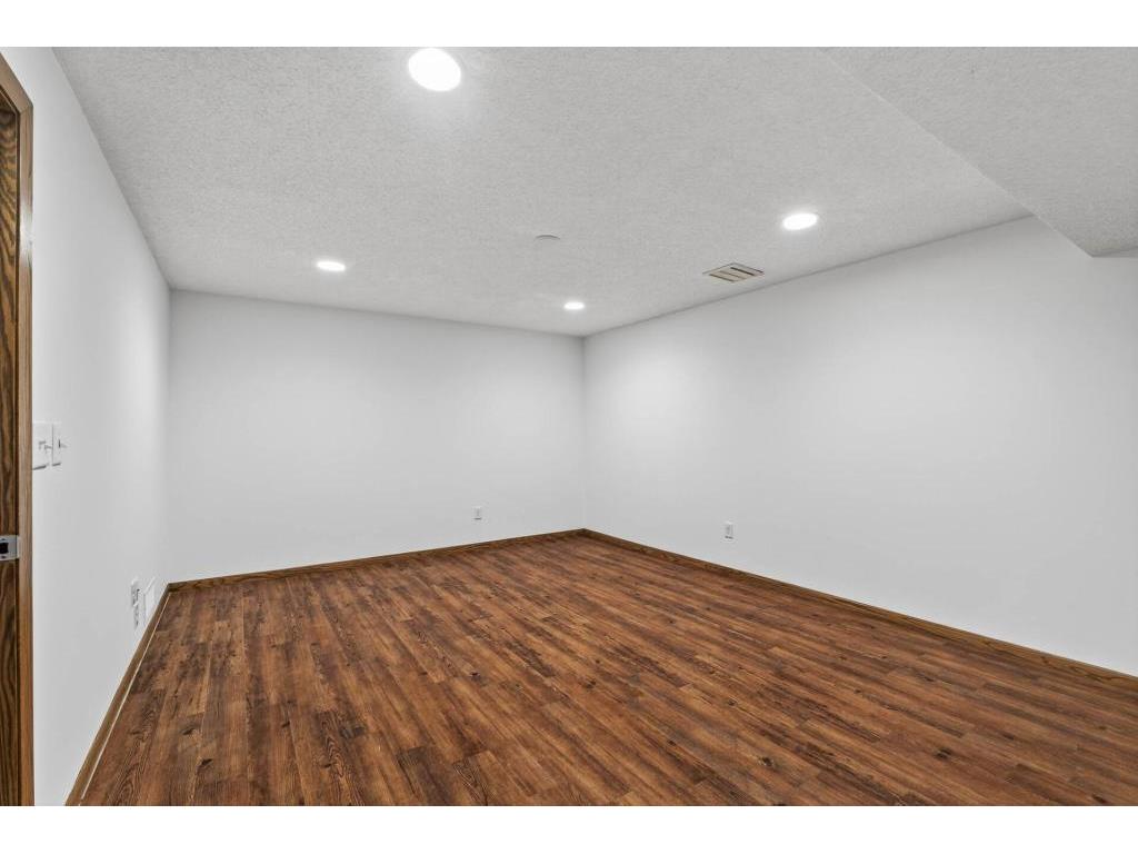 5224 W 70th Street Edina MN 55439 - Nine Mile Creek 7009448 image24