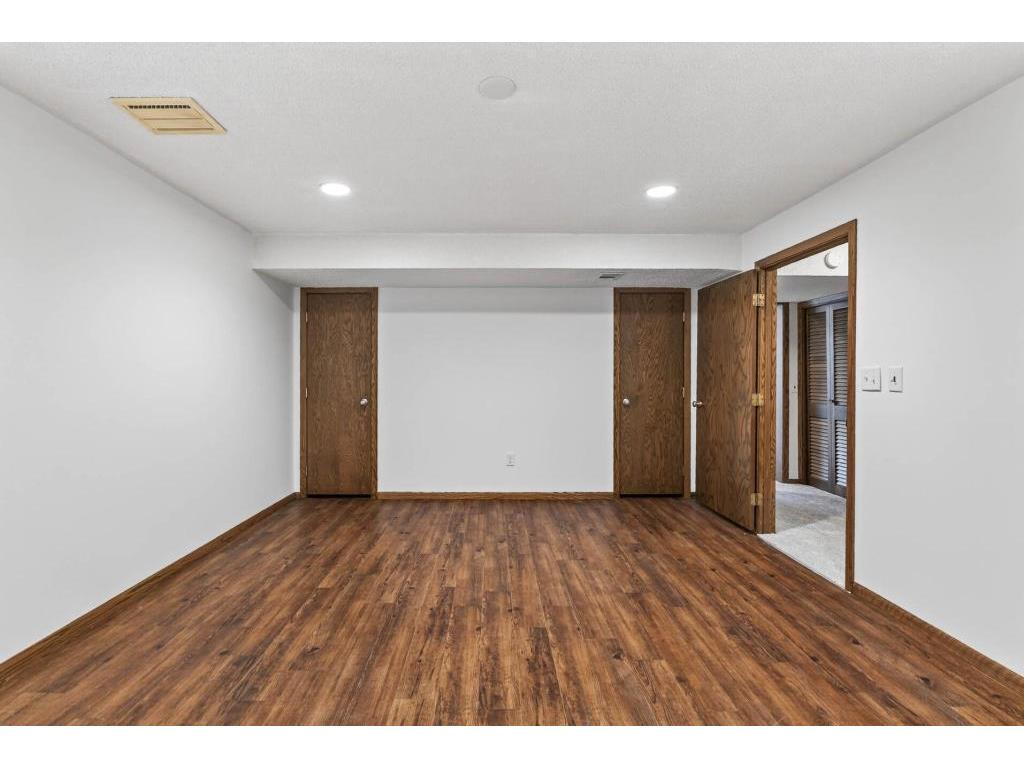 5224 W 70th Street Edina MN 55439 - Nine Mile Creek 7009448 image25