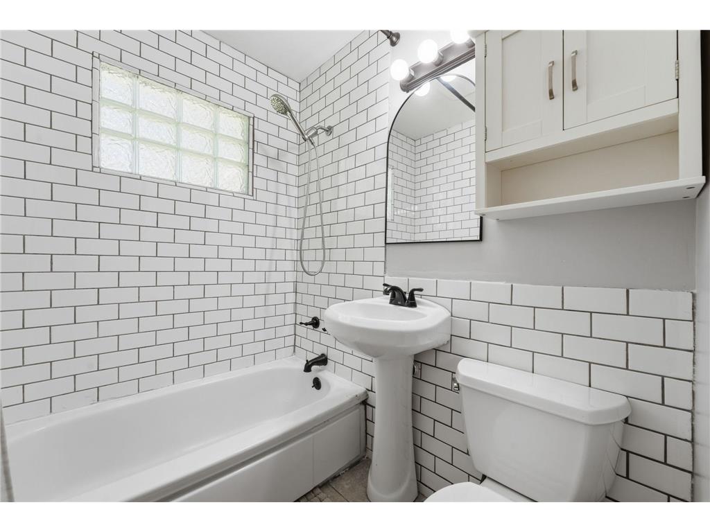 5225 Pennsylvania Avenue N New Hope MN 55428 7077290 image18