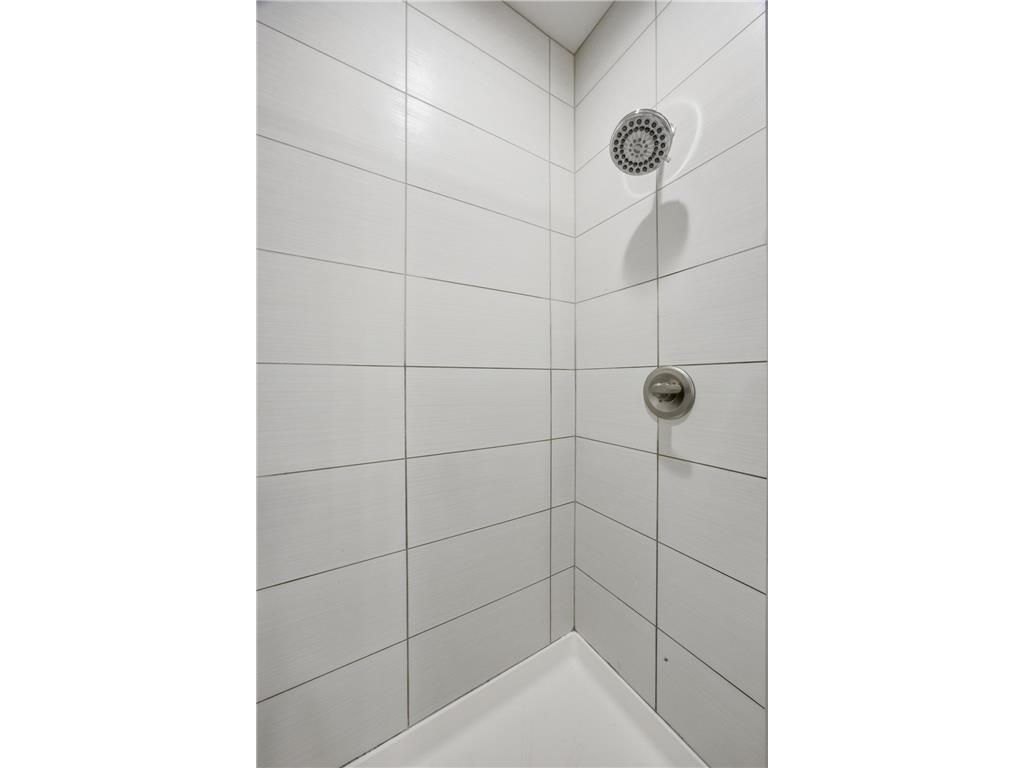 523 33rd Way E #B West Fargo ND 58078 7079083 image20