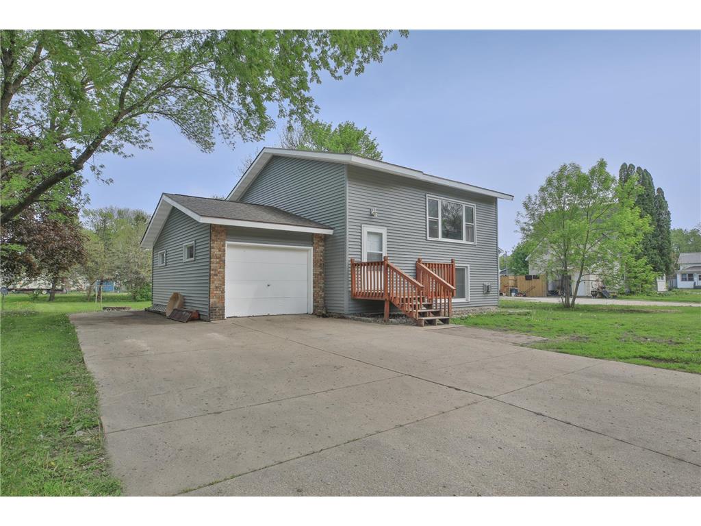 523 7th Street SW Waseca MN 56093 6536021 image1