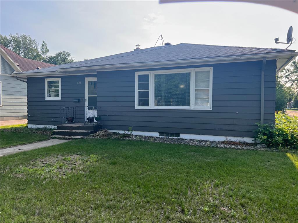 523 8th Street NE, Staples, MN, 56479 MLS 6399758 Edina Realty