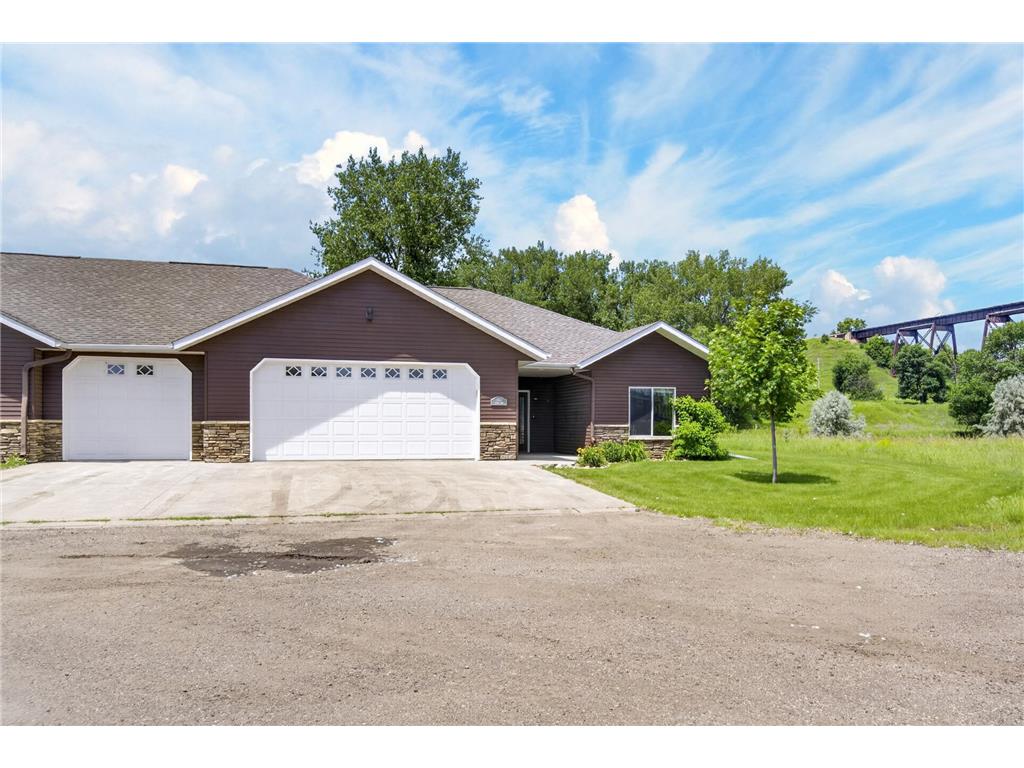 523 Legacy Lane Valley City ND 58072 7109511 image1