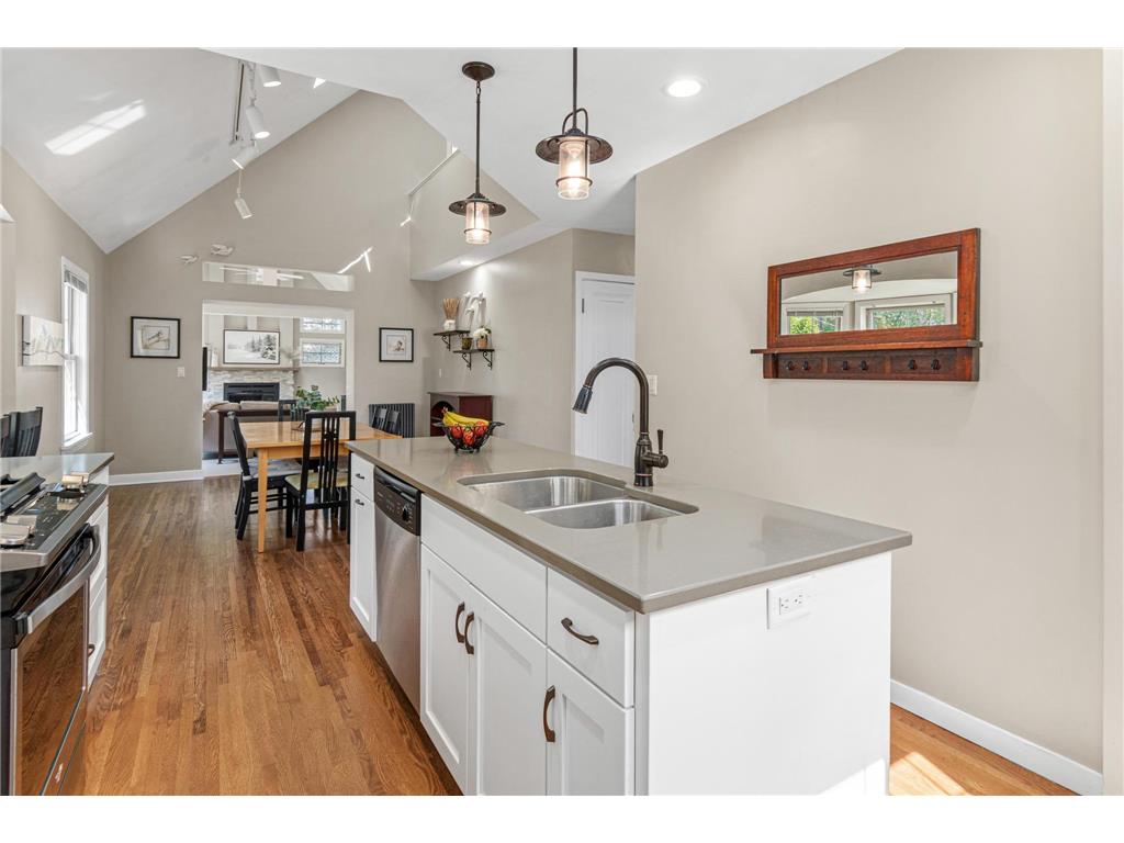 523 Roselawn Avenue W Roseville MN 55113 7085443 image15
