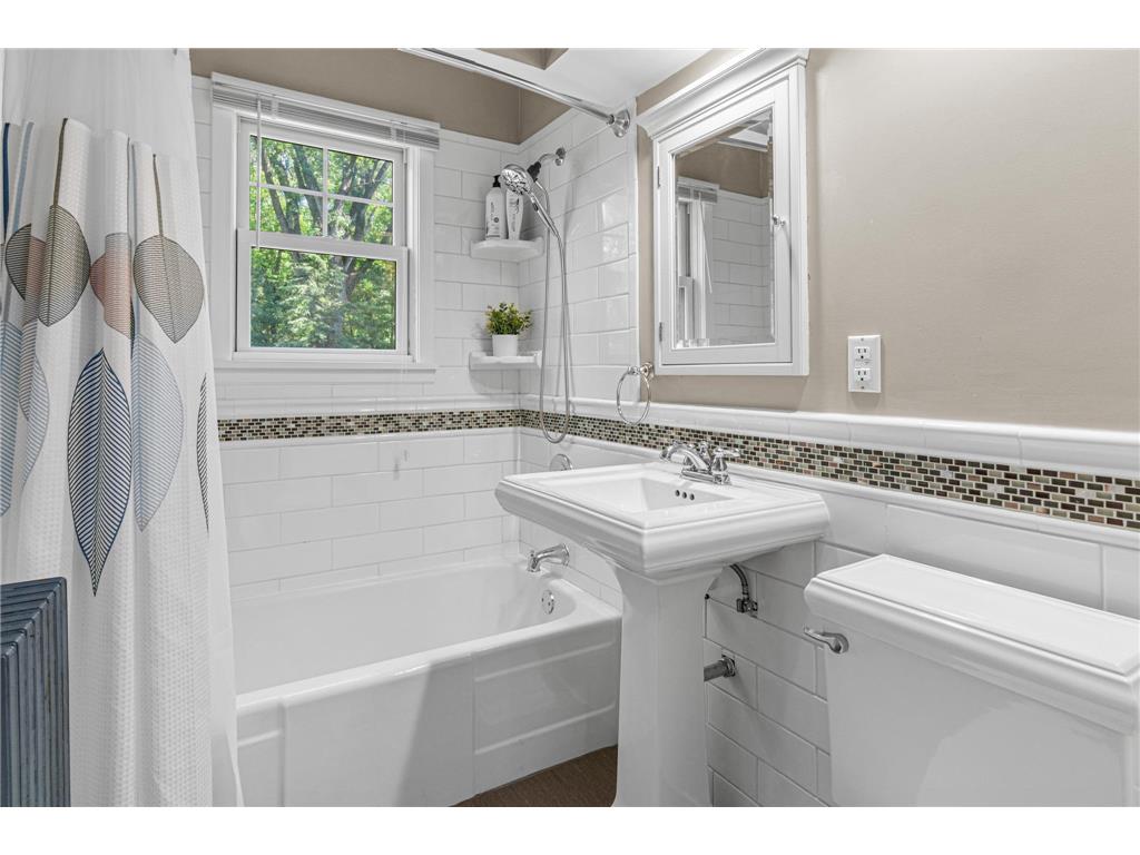 523 Roselawn Avenue W Roseville MN 55113 7085443 image17