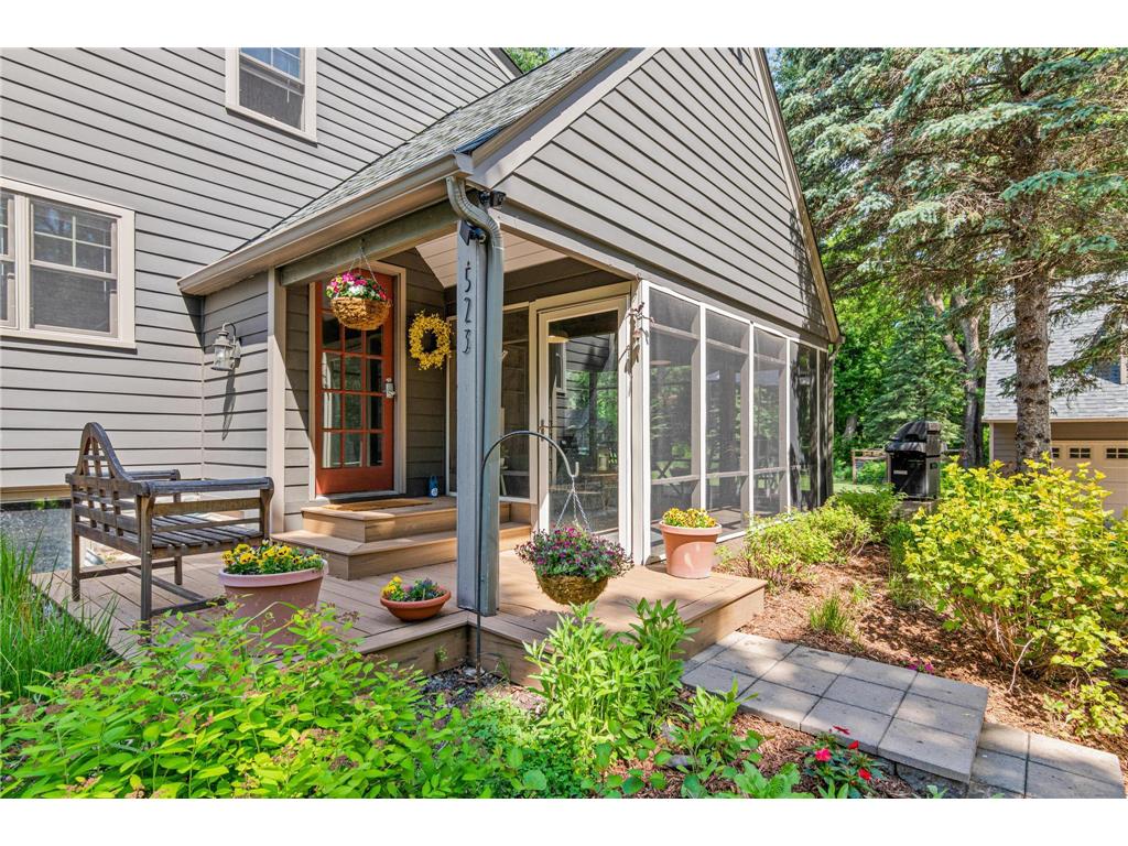 523 Roselawn Avenue W Roseville MN 55113 7085443 image2
