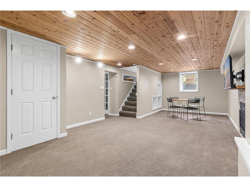 523 Roselawn Avenue W Roseville MN 55113 7085443 image22