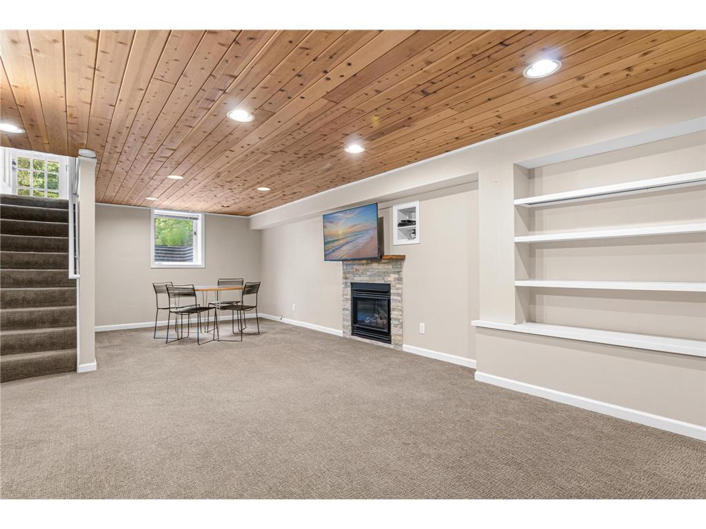 523 Roselawn Avenue W Roseville MN 55113 7085443 image23