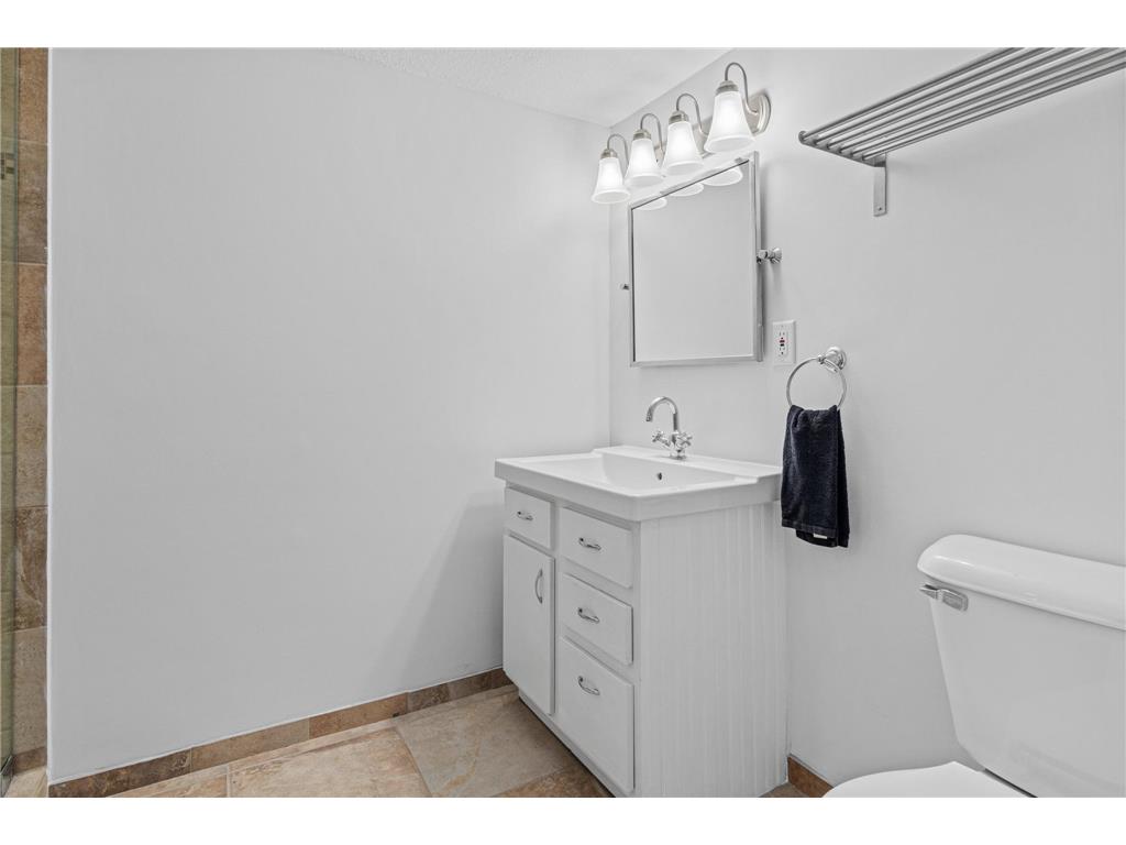 523 Roselawn Avenue W Roseville MN 55113 7085443 image24