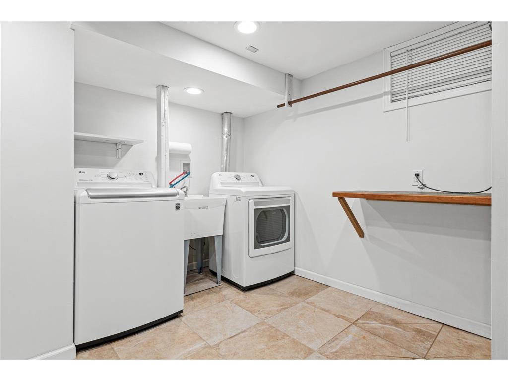 523 Roselawn Avenue W Roseville MN 55113 7085443 image25