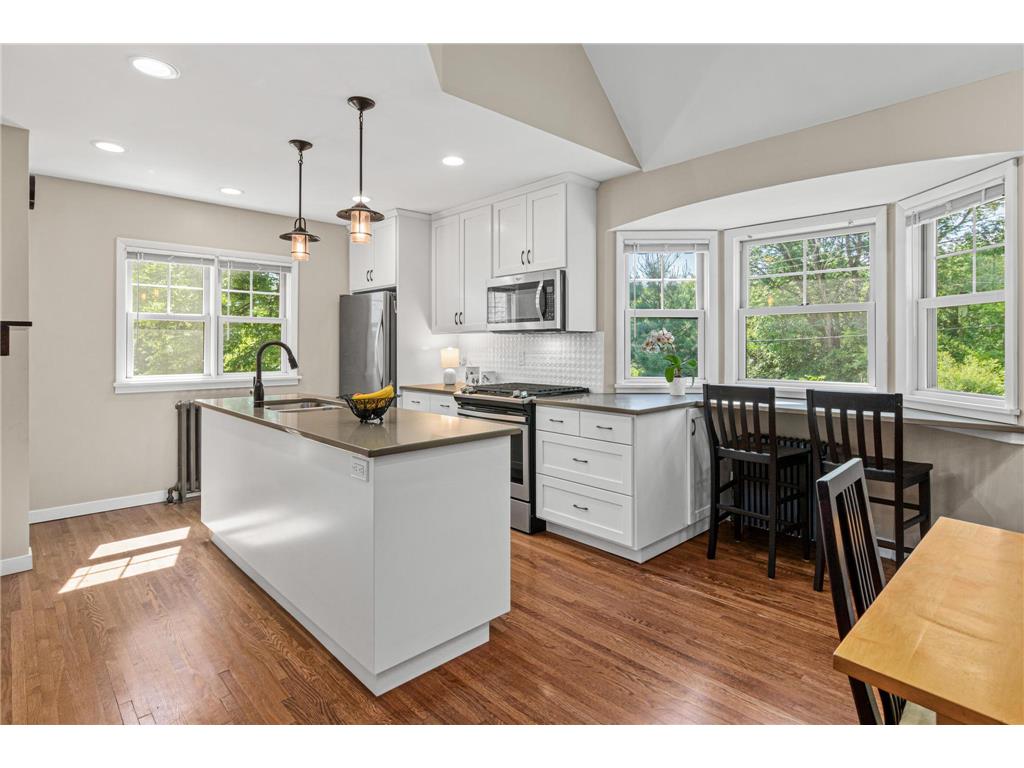 523 Roselawn Avenue W Roseville MN 55113 7085443 image5