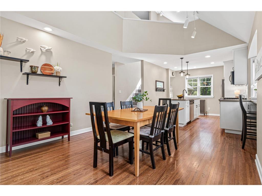 523 Roselawn Avenue W Roseville MN 55113 7085443 image8