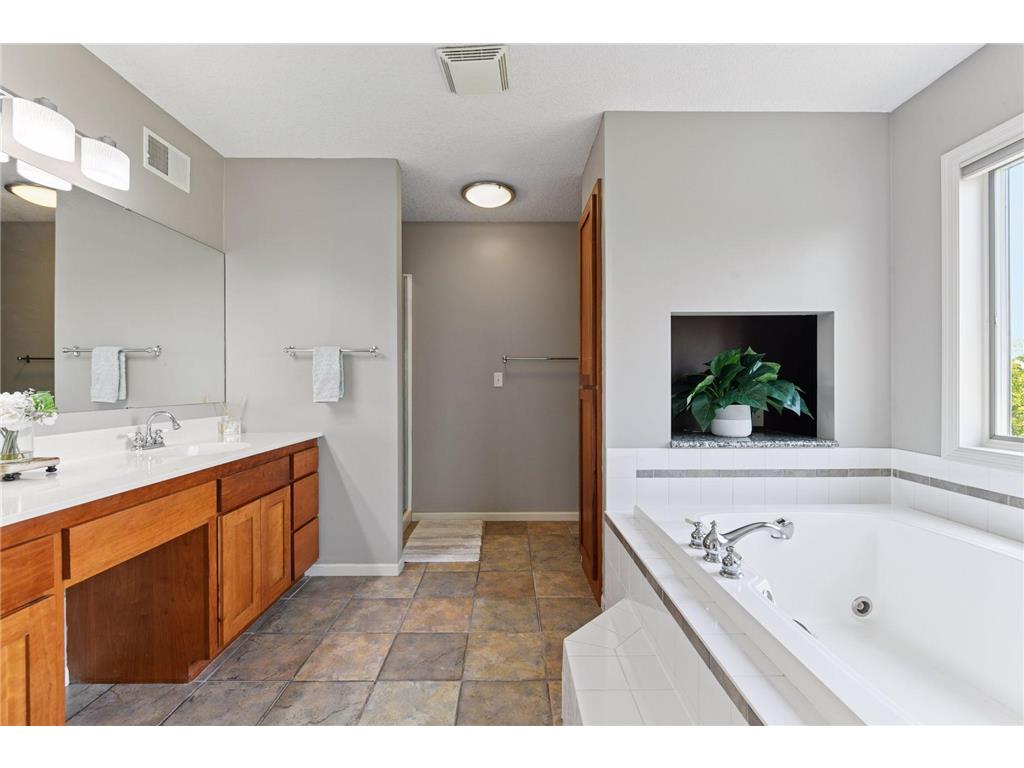 5230 Rebecca Park Trail Greenfield MN 55357 6773030 image34