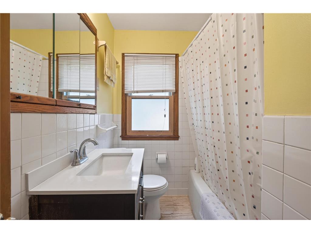 5232 Washburn Avenue N Minneapolis MN 55430 7085544 image16