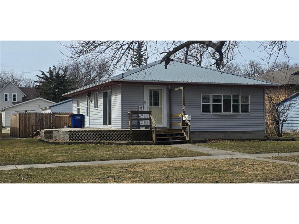 524 1st Avenue SE Wells MN 56097 7035943 image1