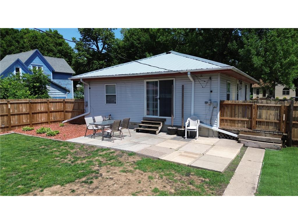 524 1st Avenue SE Wells MN 56097 7035943 image2