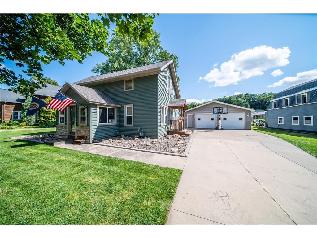 524 E 14th Street Saint Charles MN 55972 6543393 image1