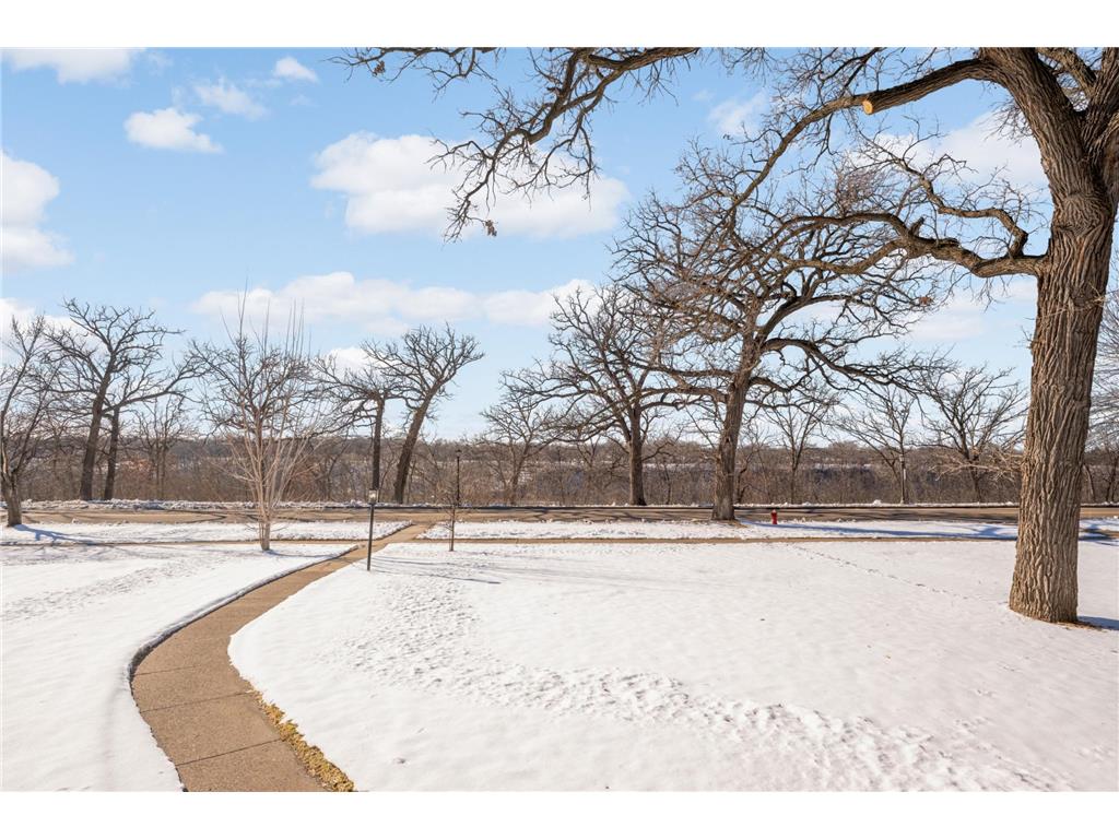 524 Mississippi River Boulevard S Saint Paul MN 55116 - Mississippi 7066004 image5