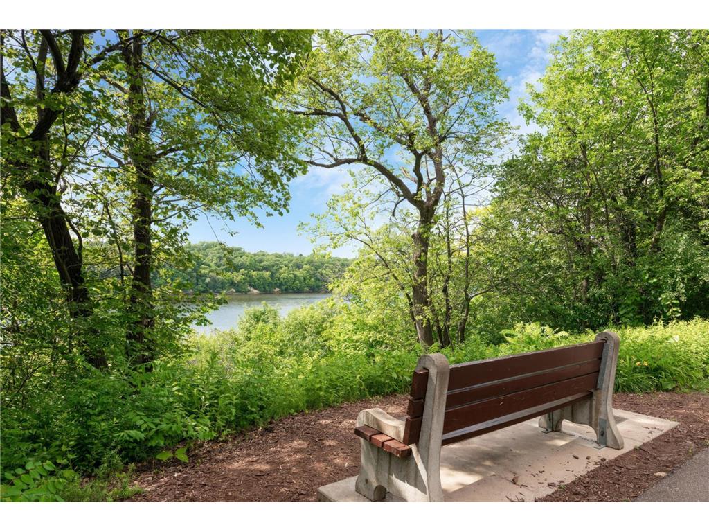 524 Mississippi River Boulevard S Saint Paul MN 55116 - Mississippi 7066004 image54