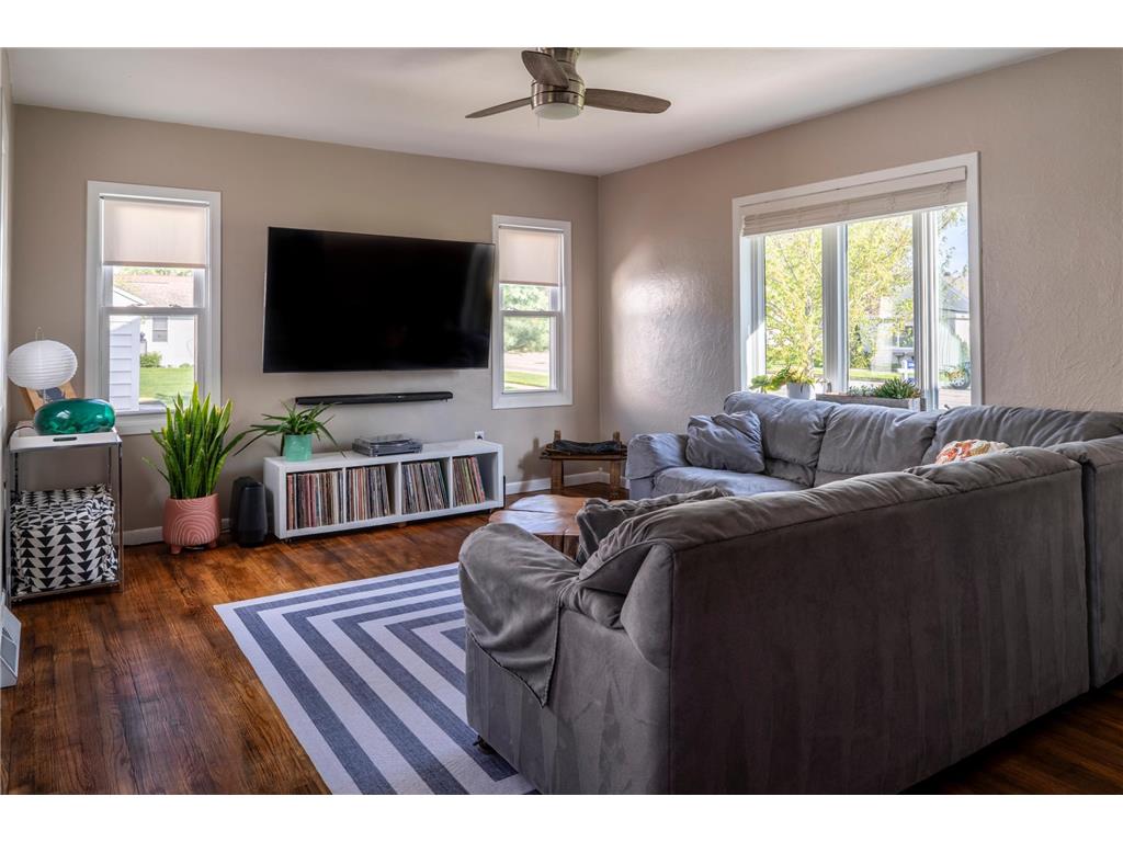 524 S 2nd Street La Crescent MN 55947 7062198 image2