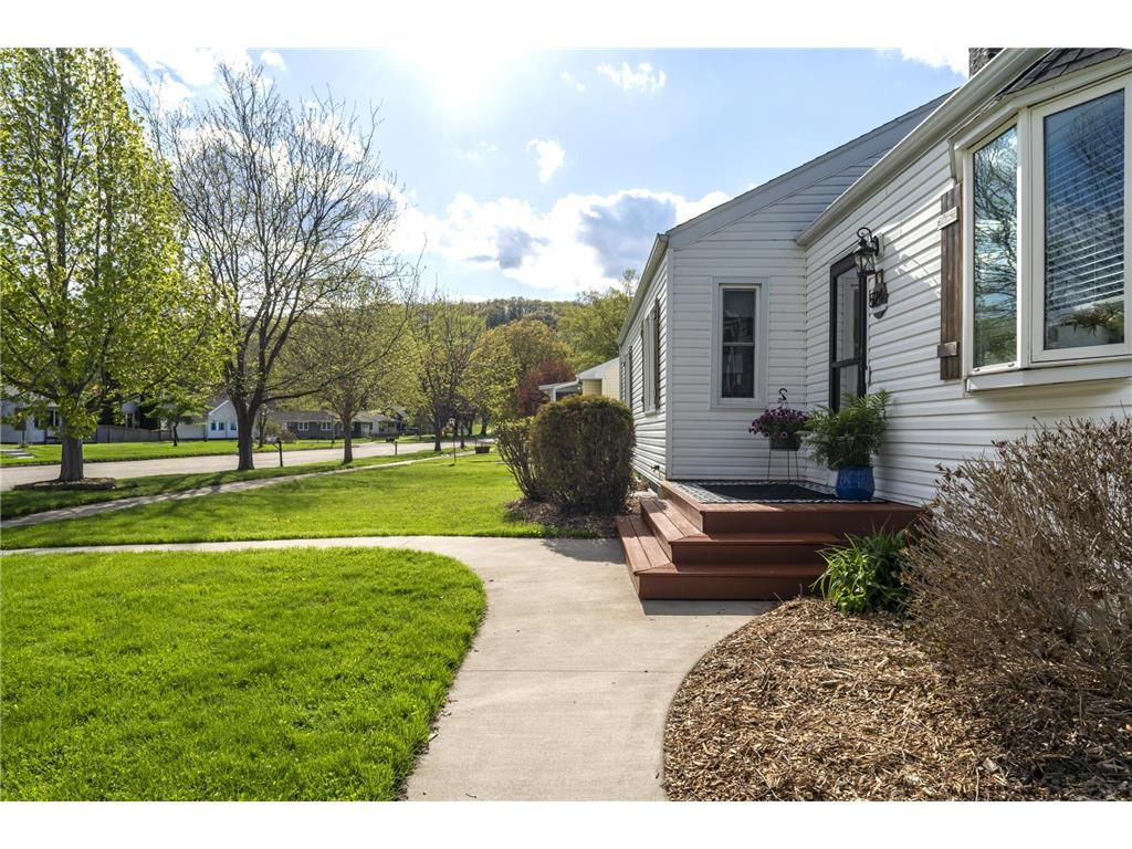 524 S 2nd Street La Crescent MN 55947 7062198 image22