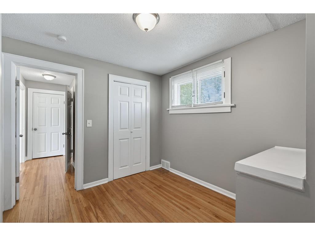5240 Dupont Avenue N Minneapolis MN 55430 7075116 image13