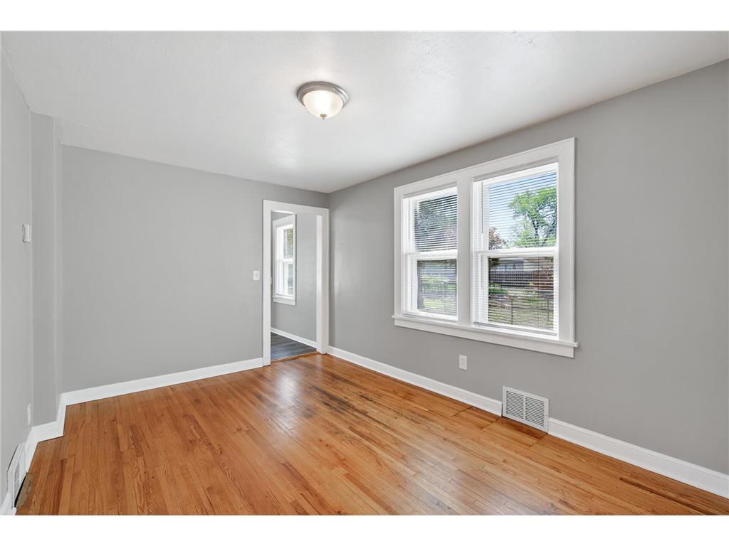 5240 Dupont Avenue N Minneapolis MN 55430 7075116 image18