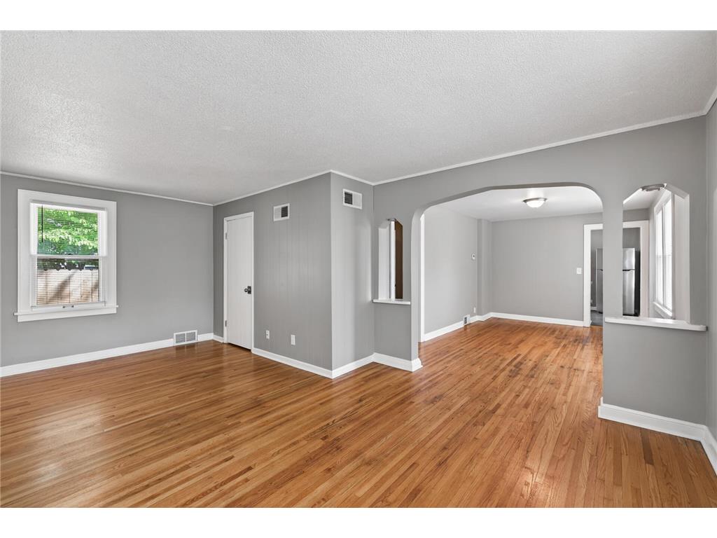 5240 Dupont Avenue N Minneapolis MN 55430 7075116 image6