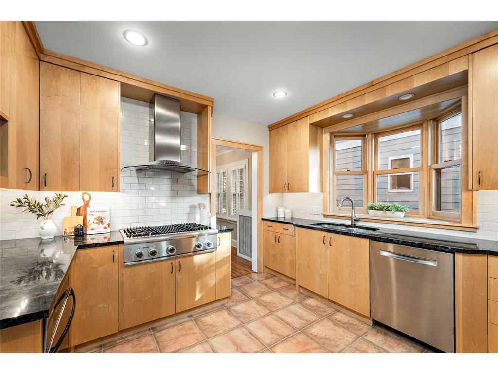 5240 Ewing Avenue S Minneapolis MN 55410 6791352 image10