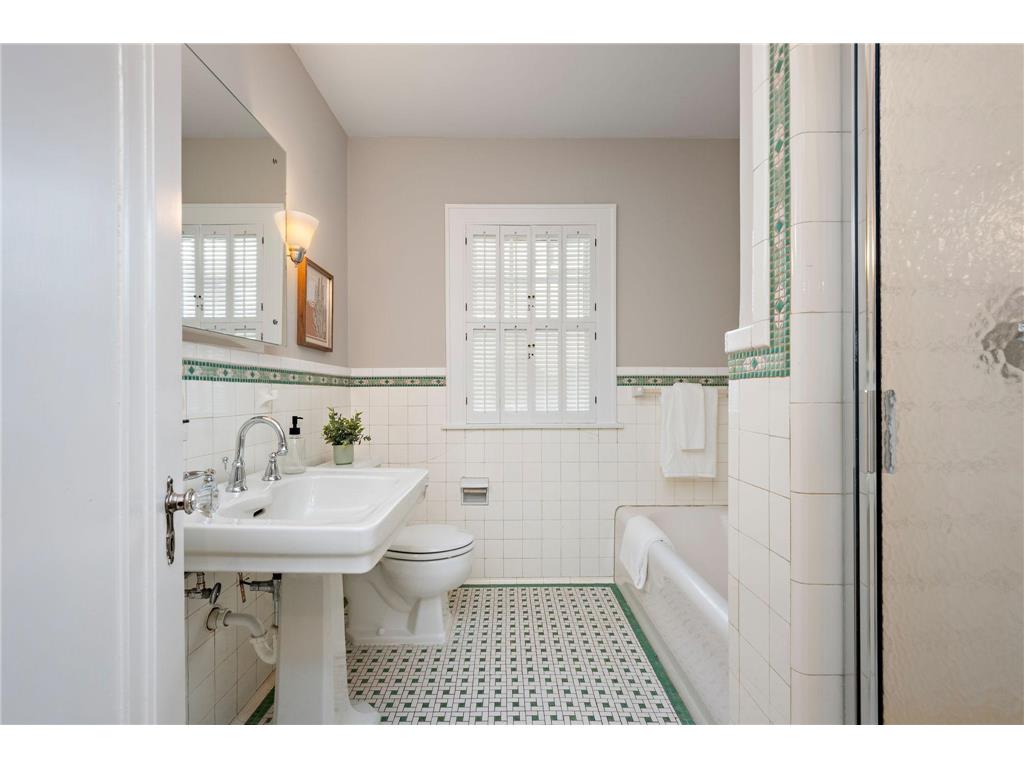 5240 Ewing Avenue S Minneapolis MN 55410 6791352 image16