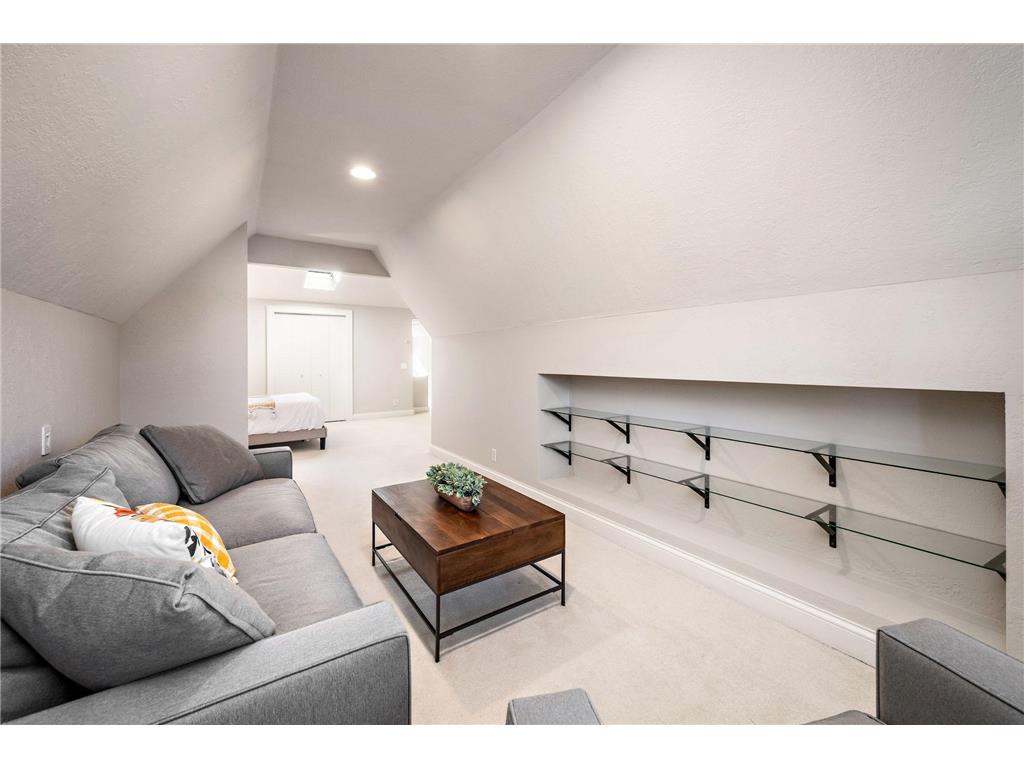 5240 Ewing Avenue S Minneapolis MN 55410 6791352 image22