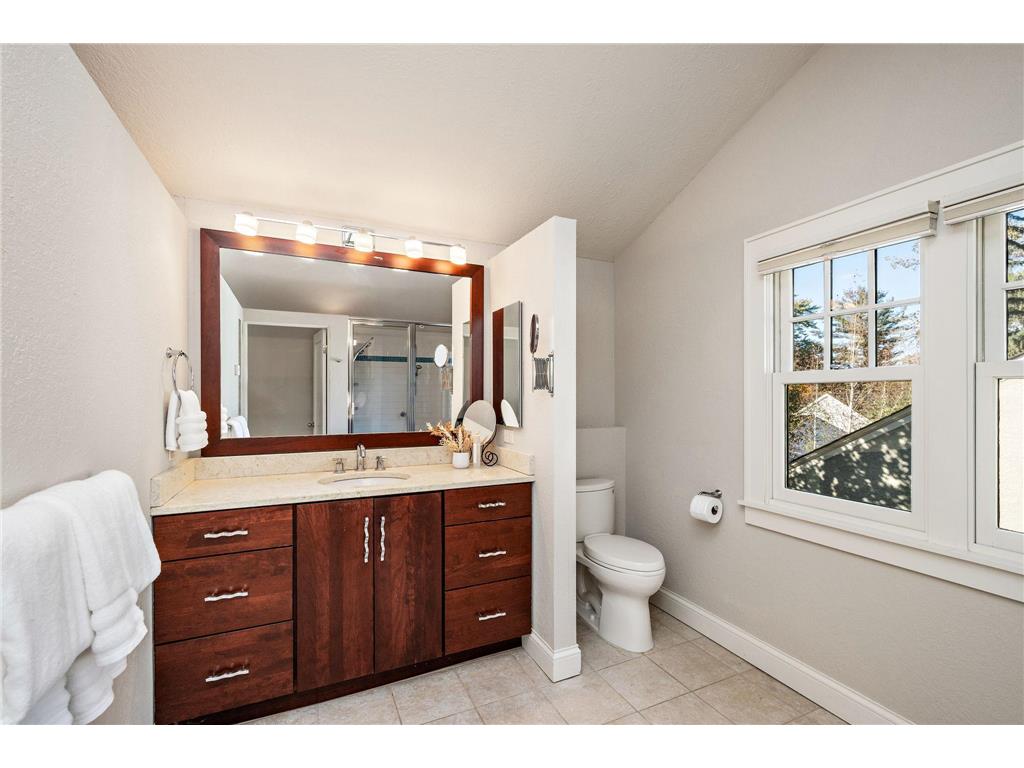 5240 Ewing Avenue S Minneapolis MN 55410 6791352 image23