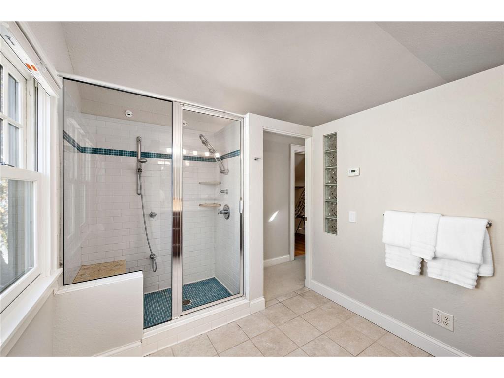 5240 Ewing Avenue S Minneapolis MN 55410 6791352 image24