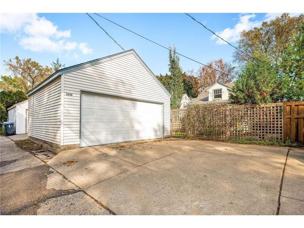 5240 Ewing Avenue S Minneapolis MN 55410 6791352 image37