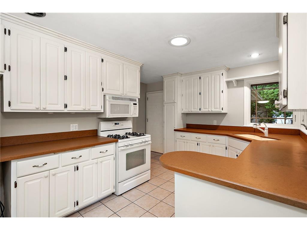 5241 Edenmoor Street Edina MN 55436 6826702 image10